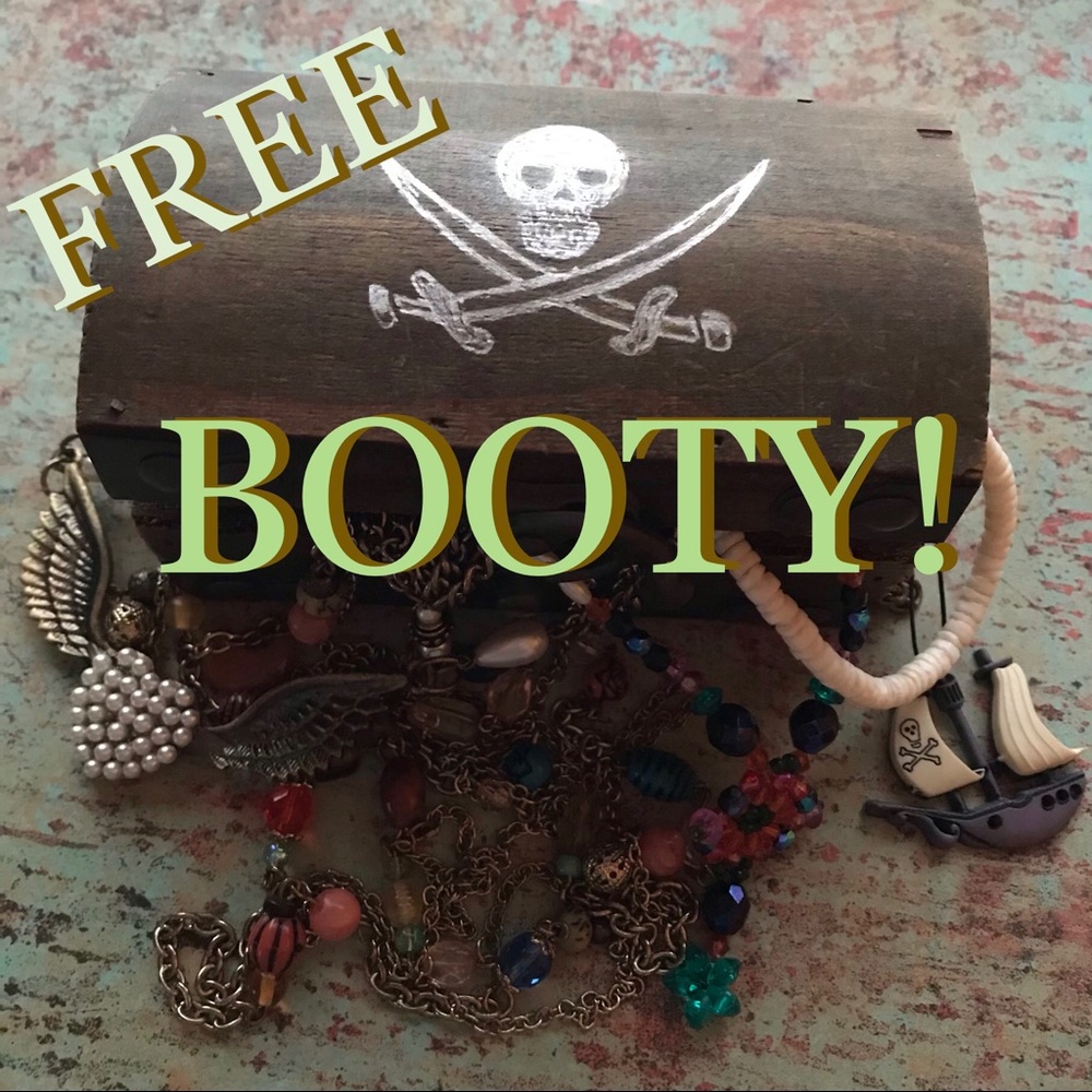 Get the necklace that goes with the top free!